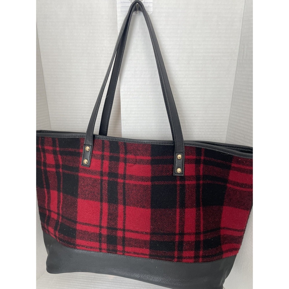 Under One Sky Reversible Black Faux Leather And Red Buffalo Plaid Strap Tote Bag - Picture 4 of 13